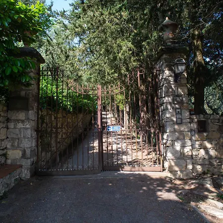 Casa Strada Paterno (Florence)