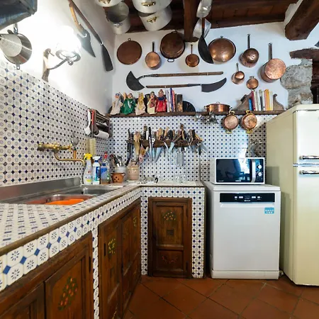 Casa Strada Paterno (Florence)