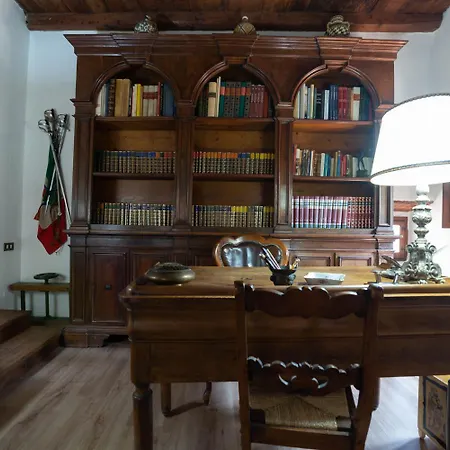 Casa Strada Paterno (Florence)